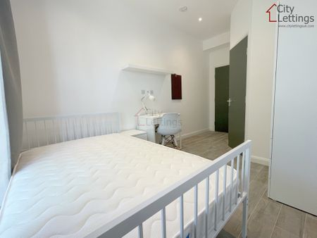 2 Bedroom Flat - Photo 3