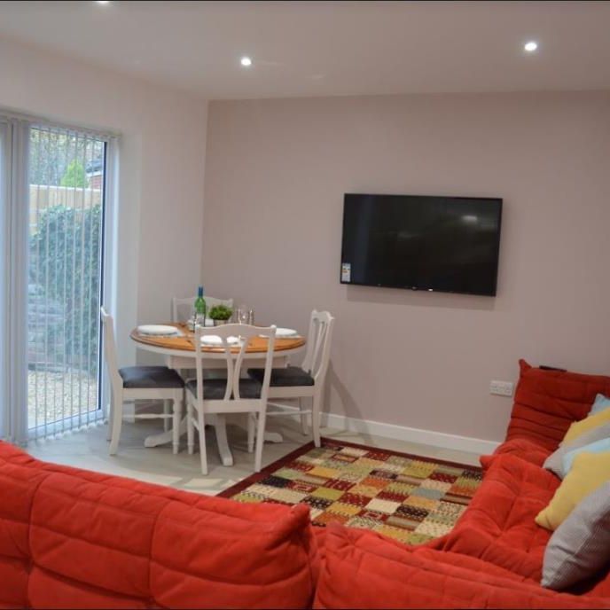1 bedroom in a house share to rent - Photo 1