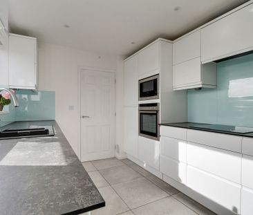 Hobbs Close, St. Albans, St Albans, AL4 0TQ - Photo 4