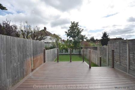 4 bedroom property to rent in London - Photo 2