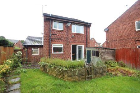 3 bedroom detached house to rent - Photo 3