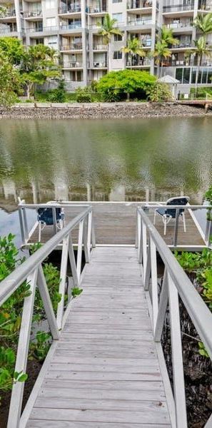 Central Surfers Paradise large furnished 1 bedroom unit plus study - Photo 1