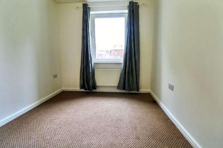 Lower Hall Street, St. Helens, WA10 - Photo 2