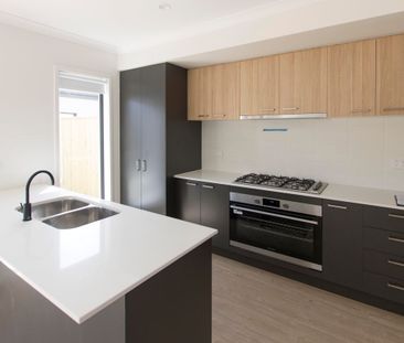 Brand new beautifully presented town home built with high quality f... - Photo 6