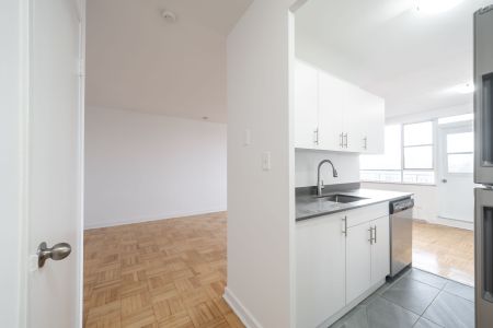 For Lease - 165 Cosburn Avenue Unit# 604, Toronto, Ontario - Photo 5