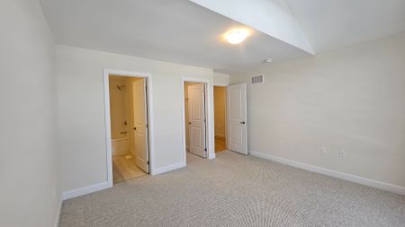 For Lease - 668 Lemay Grove, Peterborough, Ontario - Photo 2