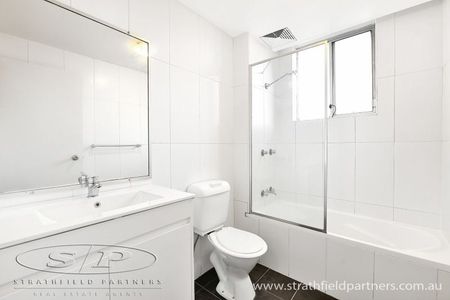 Location Location! - Photo 4