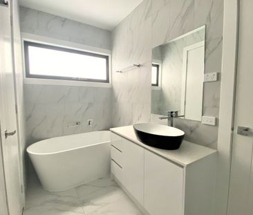 2/177 Melrose Drive, Tullamarine, Vic 3043 - Photo 4