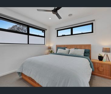 Modern Luxury Townhouse in a Private & Peaceful Setting - Photo 3