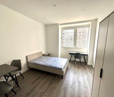 1 bedroom in a house share to rent - Photo 2