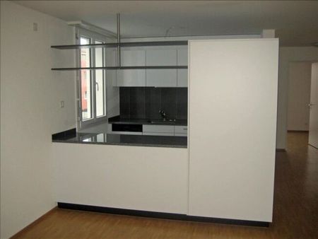 Sunny apartment with sitting area in the garden - Photo 3