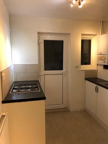 2 Bed End Terrace, Meadow Road, IG11 - Photo 2