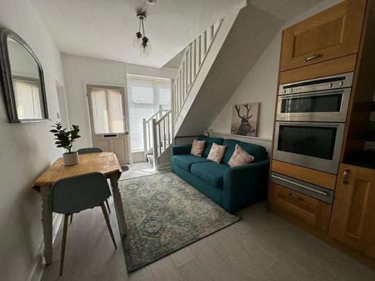 2 bedroom maisonette to rent - Photo 1