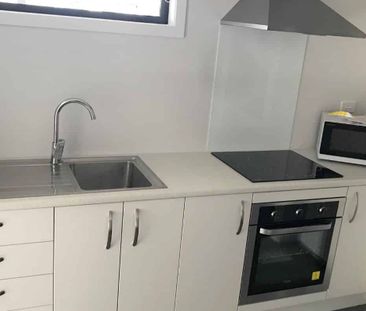Modern Studio Living - Photo 4