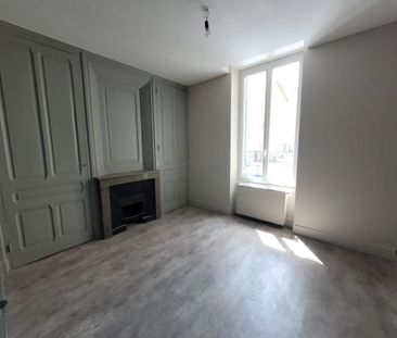 Location Appartement 3 pièces 79m² LYON 9ème - Photo 4