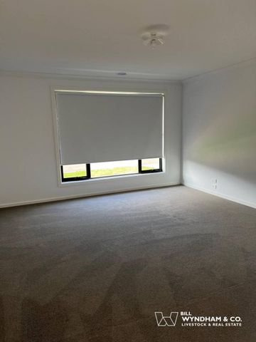 CHARMING HOME IN SOUGHT AFTER LOCATION - Photo 4