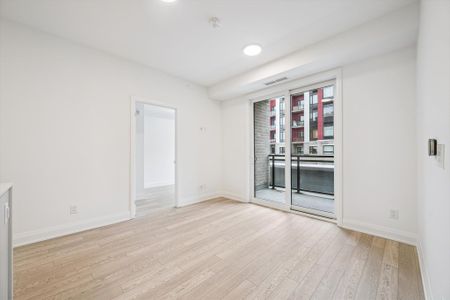 For Lease - 3250 Carding Mill Trail Unit# 223, Oakville, Ontario - Photo 4