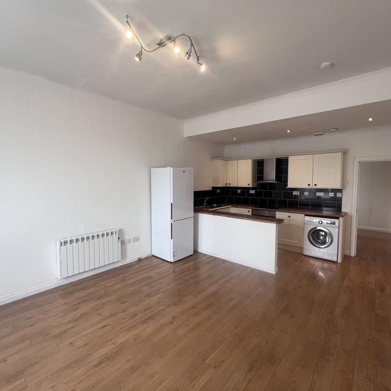 2 bedroom flat to rent - Photo 1