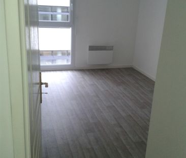 Location Appartement 3 pièces 76m² ORLEANS 45000 - Photo 2