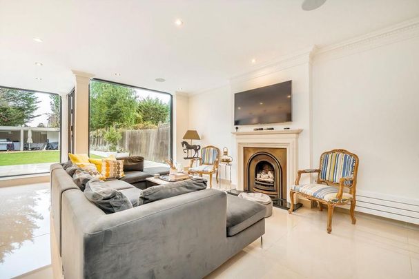 5 bedroom semi-detached house to rent - Photo 1