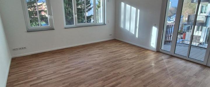 ERSTBEZUG - helle, rollstuhlgerechte 3-Raumwohnung mit Wartburgblick in zentrumsnaher Lage - Foto 1