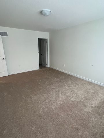 For Lease - 22 Beretta Street, Tillsonburg, Ontario - Photo 3