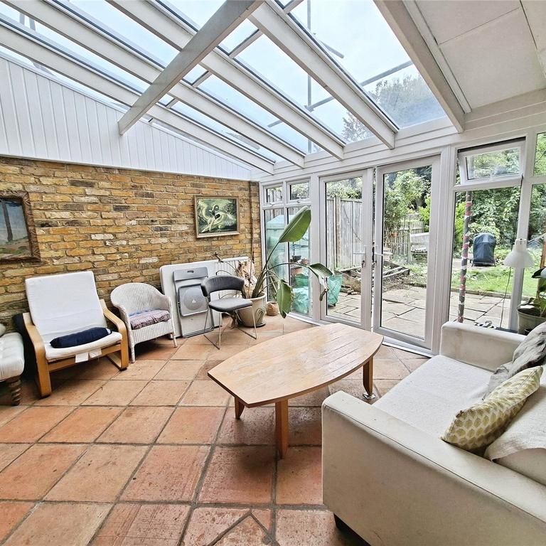 5 bedroom terraced house to rent - Photo 1