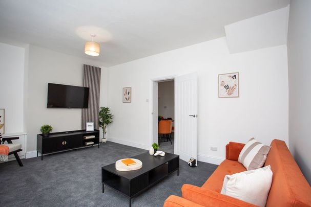 John Street - Photo 1