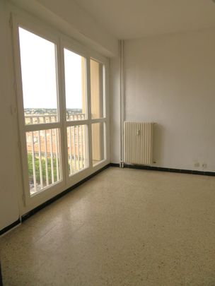 T1BIS 410€ H.C 58Bis Av Jean Jaurès Nîmes, 35m² - Photo 1