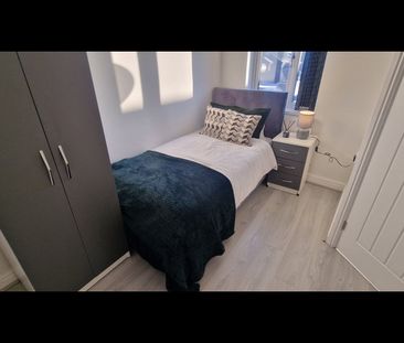 Room in a Shared Flat, Ladypool Road, B12 - Photo 5