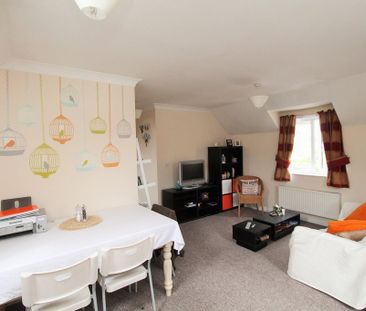 2 bedroom maisonette to rent - Photo 2