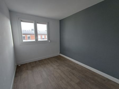 Location Appartement 5 pièces 81m² REIMS 51100 - Photo 2