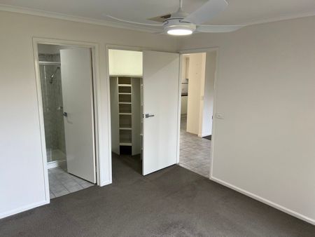 Comfortable Family Home - Photo 3