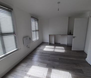 Studio Flat, Sandhurst Road, SE6 - Photo 5