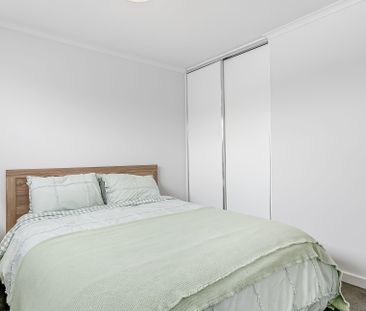 Stylish, Spacious, Modern Home in a Prime Dover Gardens Location! - Photo 4