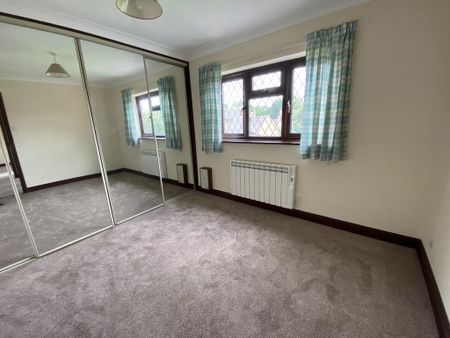 3 bedroom detached house to rent - Photo 5