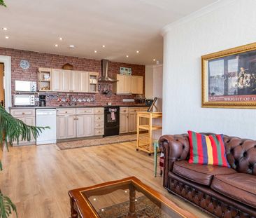 Brighton Road, Lancing - Photo 1