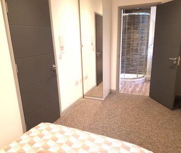 1 bedroom in a flat share to rent - Photo 3