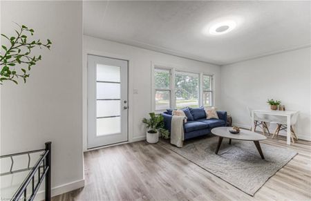 For Lease - 98 Harber Avenue, Kitchener, Ontario - Photo 5