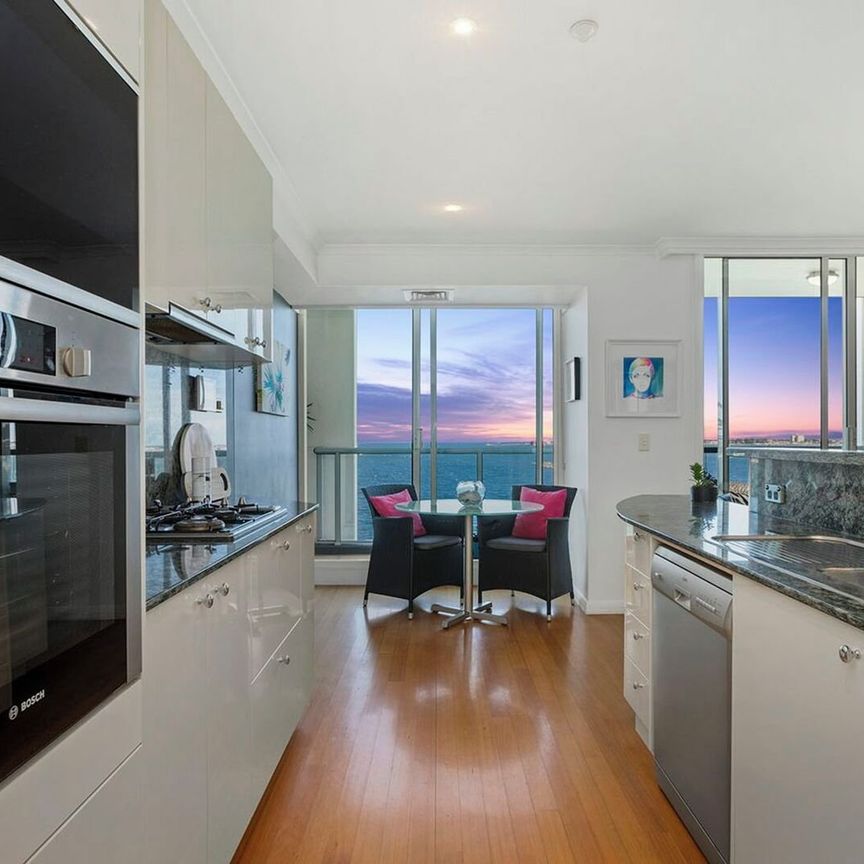 Luxury On The Waterfront - Photo 1