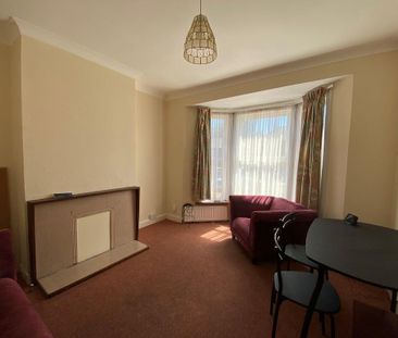 4 bedroom semi-detached house to rent - Photo 1