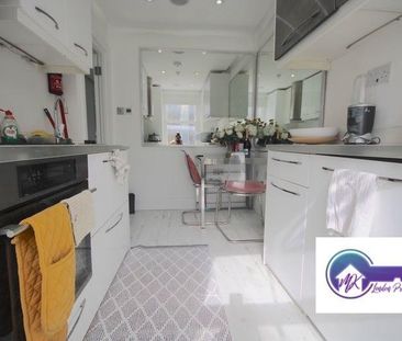 1 bedroom in a flat share to rent - Photo 4