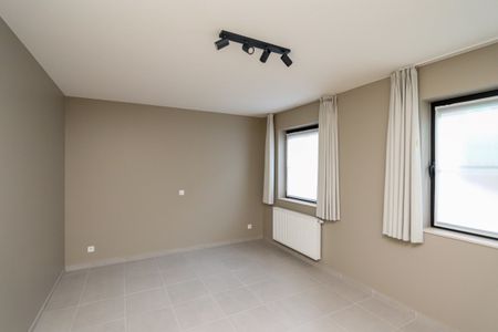 RUSTIG GELEGEN APPARTEMENT MET TWEE AUTOSTAANPLAATSEN - Photo 5