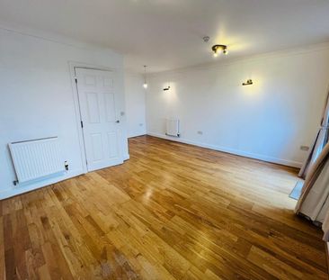 San Juan Court, Eastbourne - Photo 1