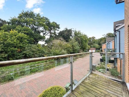 Willowcroft Way, Norwich, NR4 - Photo 2