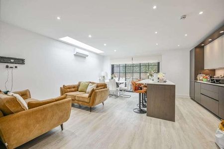 Belford House, Forest Gate, E7 - Photo 2