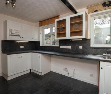 3 bedroom terraced house to rent - Photo 3