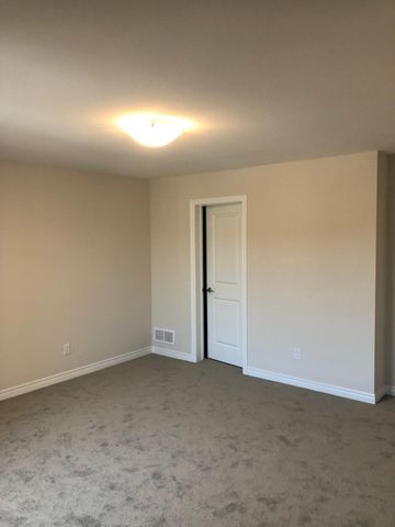 For Lease - 38 Sycamore Street, Welland, Ontario - Photo 5