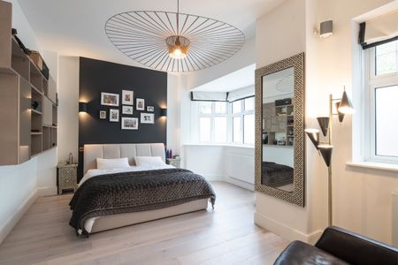 Eton Court, Eton Avenue, Belsize Park, NW3 3HJ - Photo 4