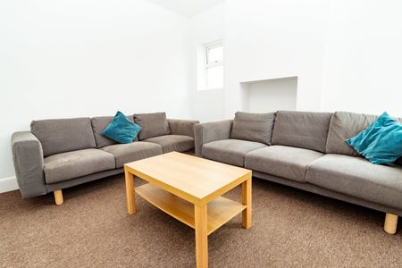 1 bed house / flat share to rent in Wolverton Road, Bournemouth, BH7 - Photo 2